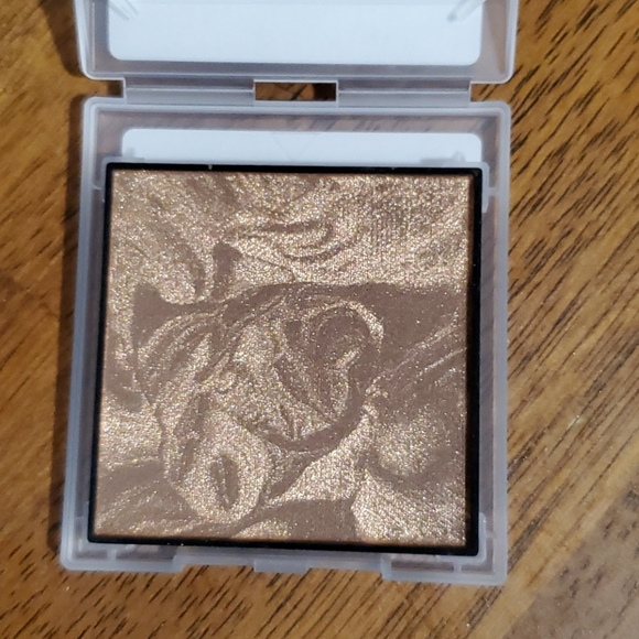 Mary Kay Blush and Bronzer - Picture 5 of 8